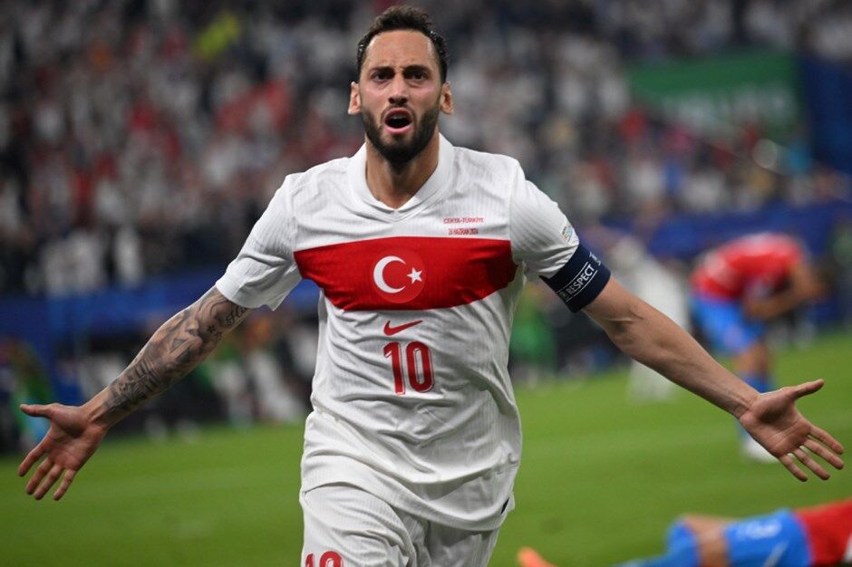 Hakan Calhanoglu Avusturya Macinda Sahada Olmamak Aci Vericiydi