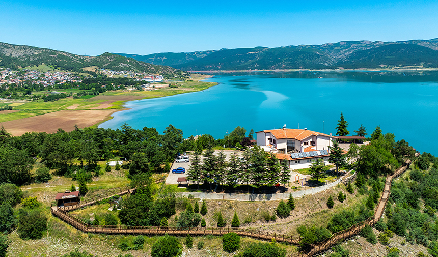 Manzarası Ve Doğal Güzellikleriyle Yerli Ve Yabancı Turistlerin ...