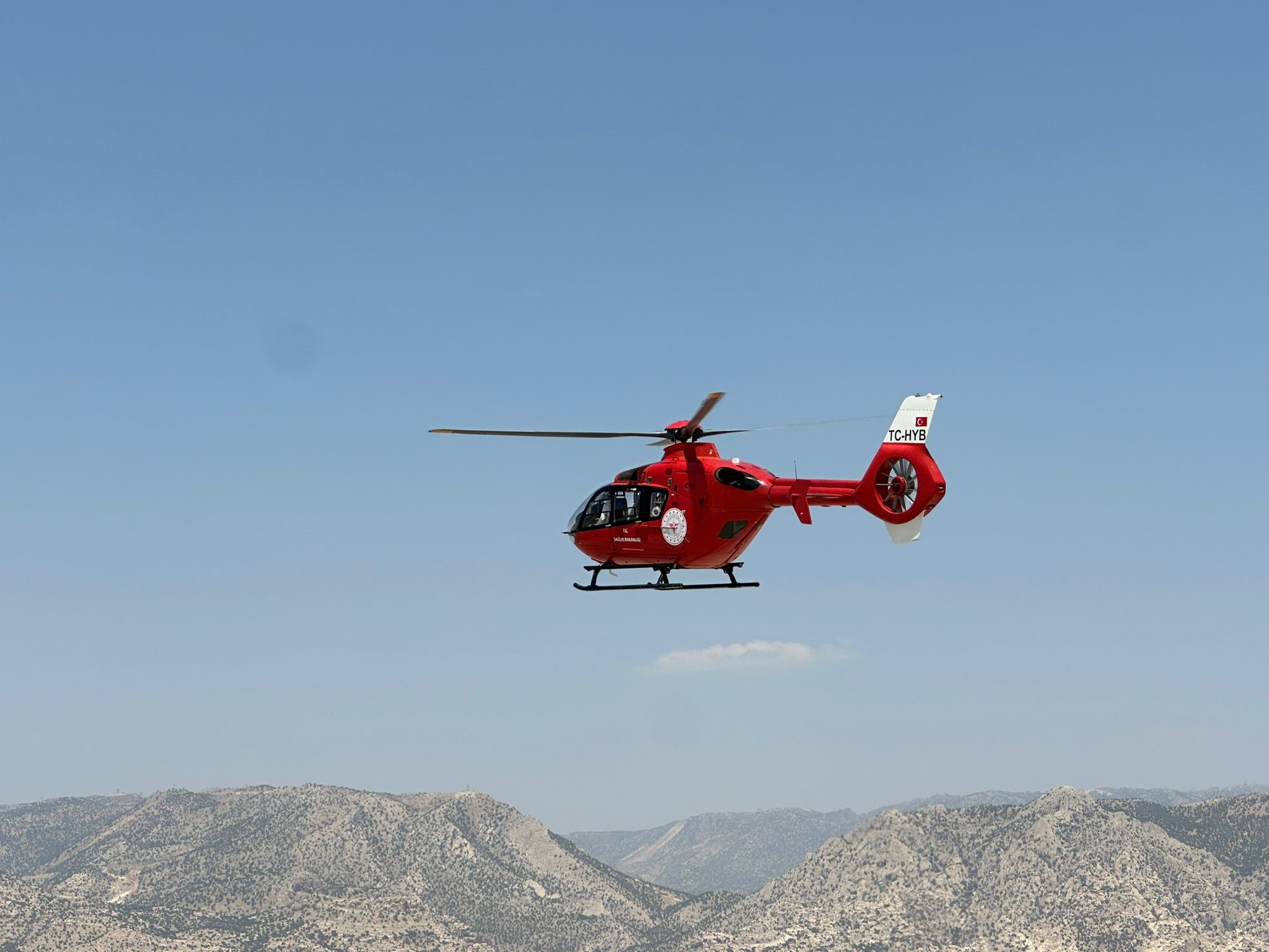 Ambulans Helikopter Umut Bebek Icin Havalandi1