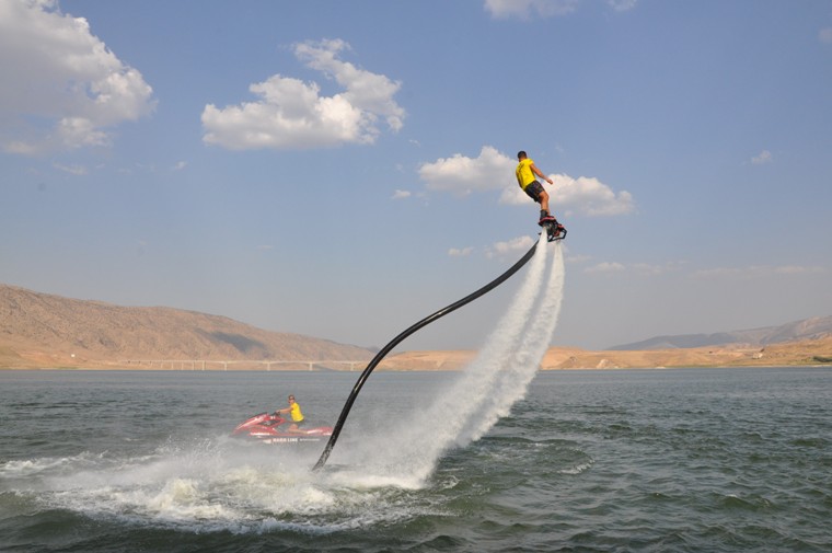 Hasankeyfte Unutulmaz Flyboard Gosterisi1