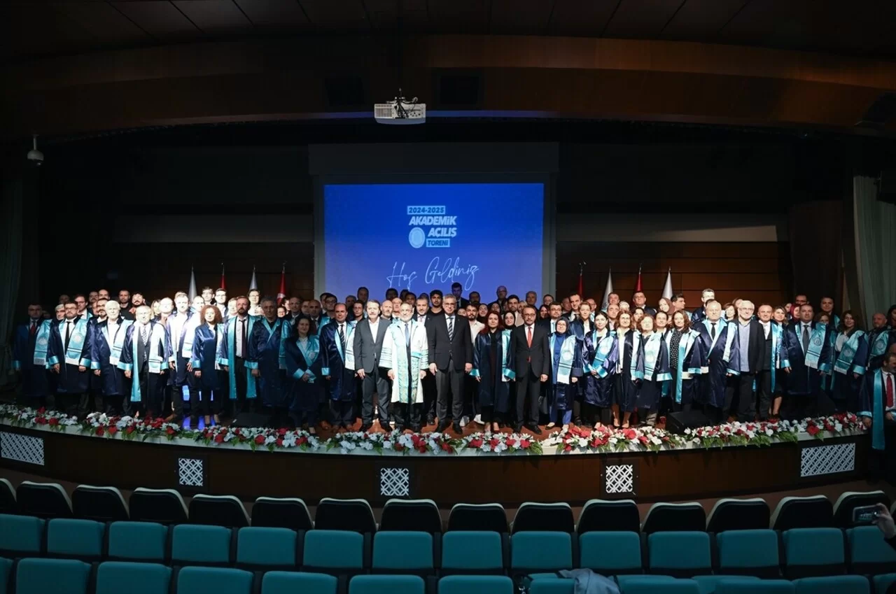 Bakan Memisoglu Sagligin Bilgisini Ureten Lider Ulke Olmak Istiyoruz