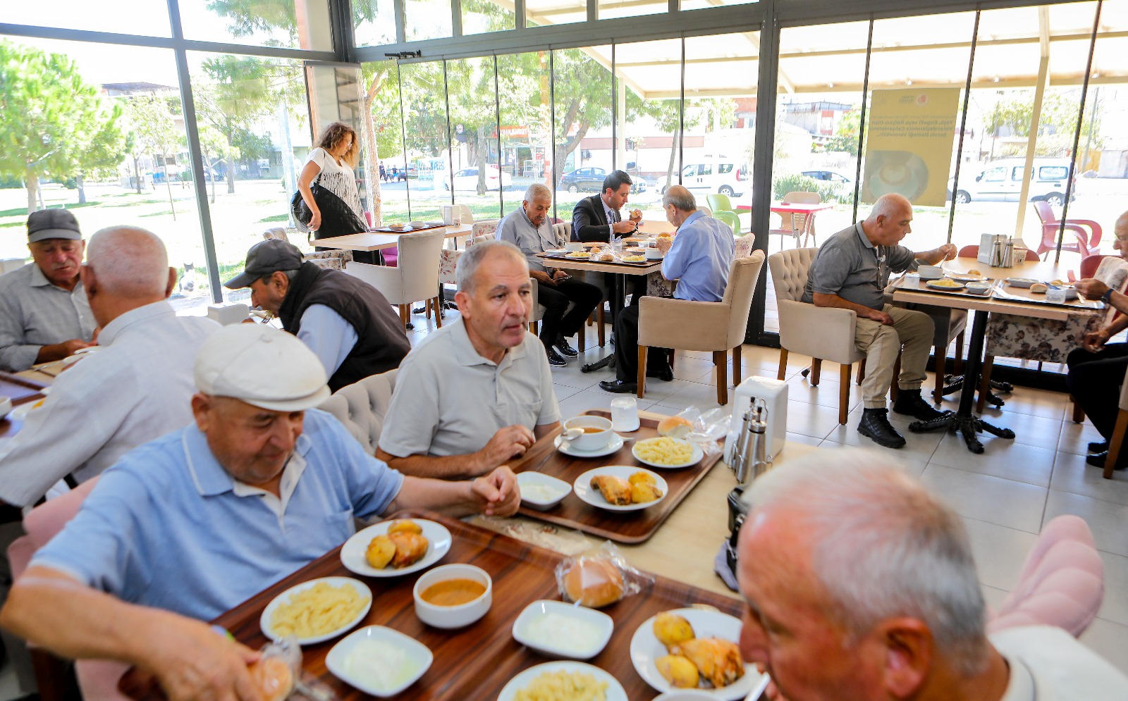 Bayraklı'da Üçüncü Kent Lokantası Açıldı (4)