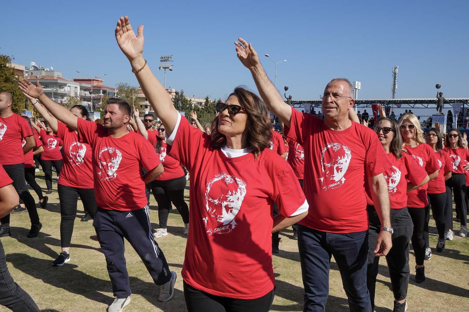 Gaziemir’de 750 Kişi Cumhuriyet Için Harmandalı Oynadı (3)