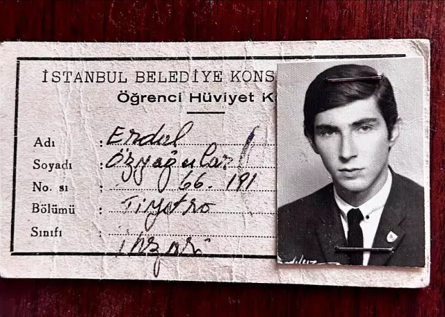 Erdal Ozyagcilar Genclik Fotografini Paylasti