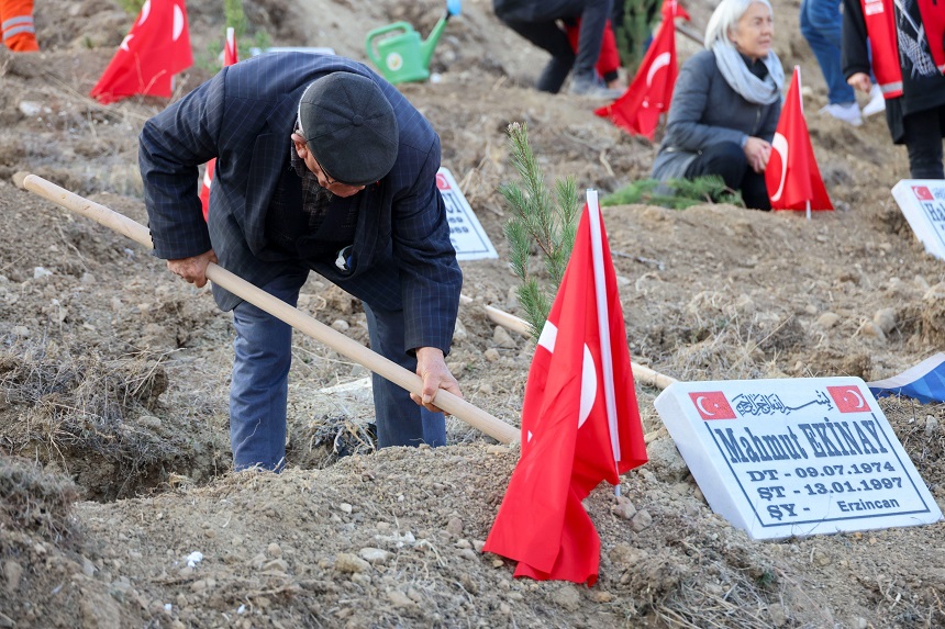 Her Şehit Bir Fidan (2)