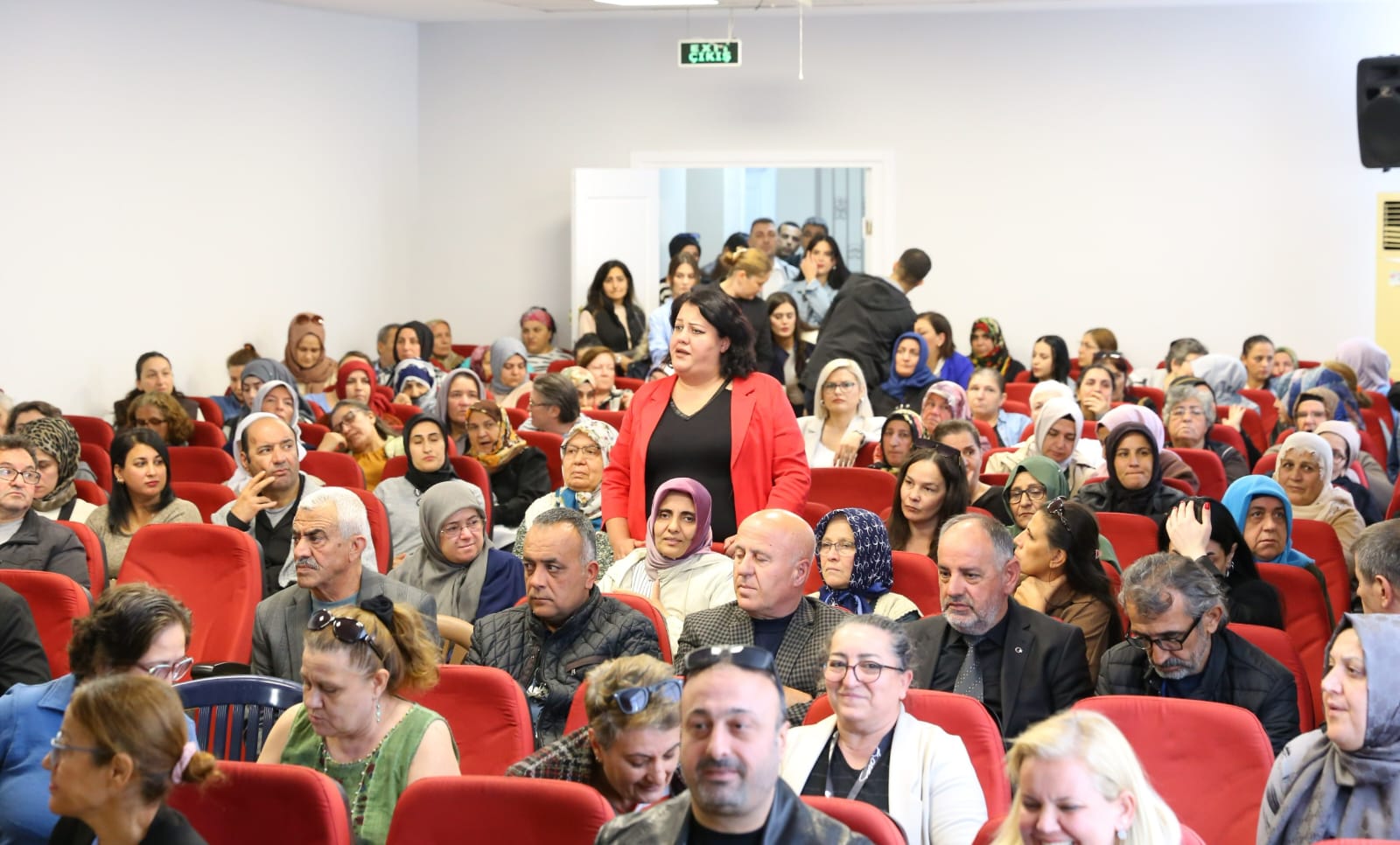 Karabağlar Belediyesi Bağımlılık Seminerleri Başladı (2)