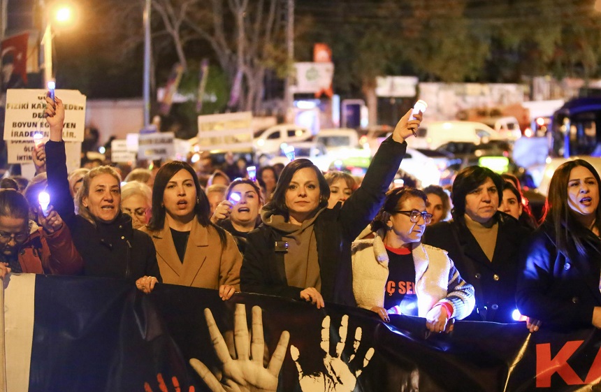 Karabağlar'da Kadınlar Şiddete Karşı Tek Yürek (5)