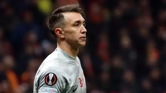 Muslera Yerine Listede O Isim Var Taffarel Araya Girdi Parcali Forma Icin Gelecek