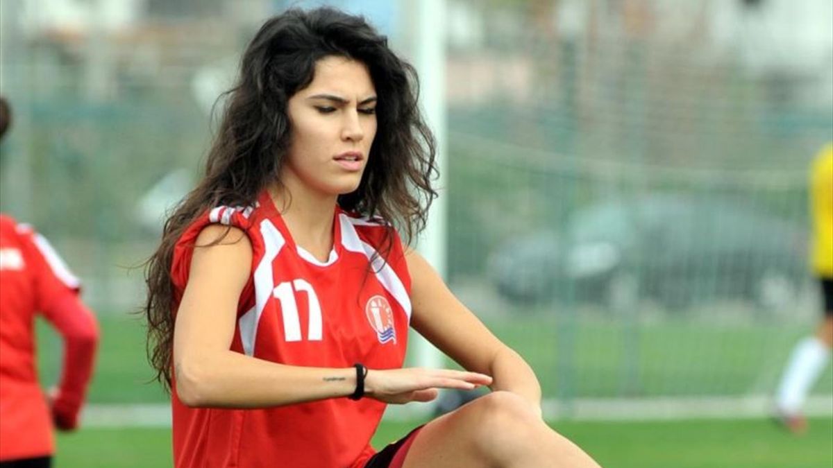 Serenay Aktaş2