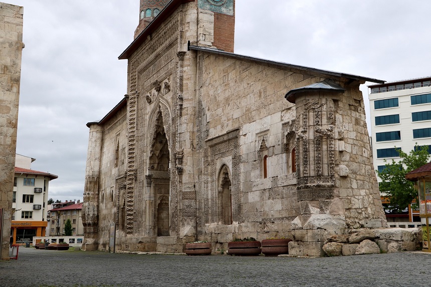 Çifte Minareli Medrese (1)