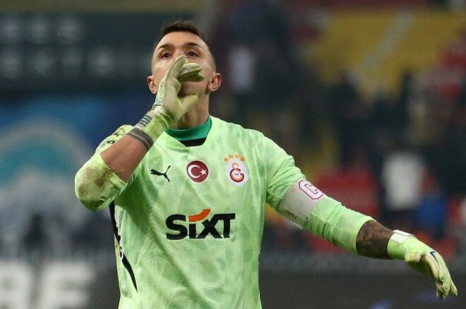 Galatasarayda Muslera Soku Dinamo Kiev Macindan Sonra Bomba Iddia