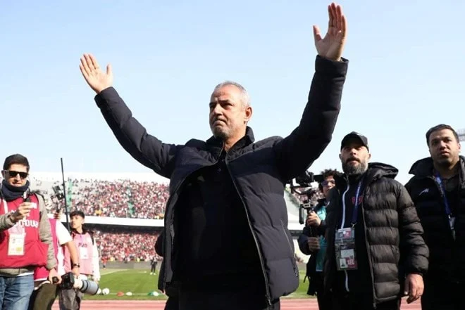 Ismail Kartal Wins First Match, But 32 Fans Injured