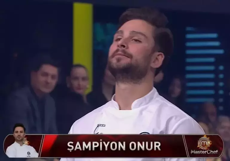 Masterchef Turkiye Birincisi Onur Mu Kerem Mi Oldu Iste Sampiyon Olan Isim