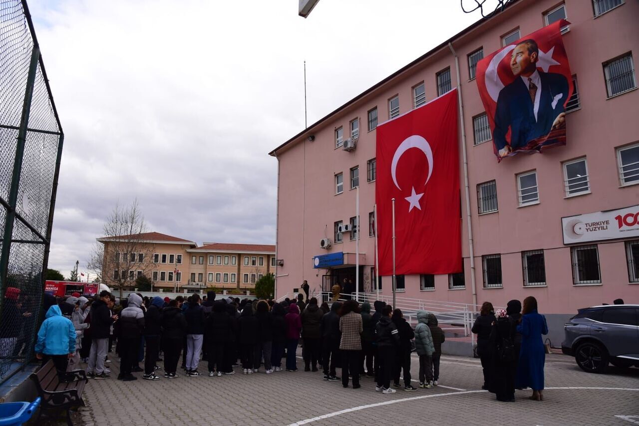 Şehit Mehmet Savunmaz Adını Taşıyan Okulda Anıldı (7)