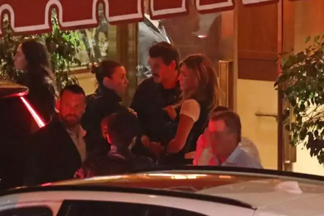 Jennifer Aniston Ve Pedro Pascalin Gizemli Bulusmasi