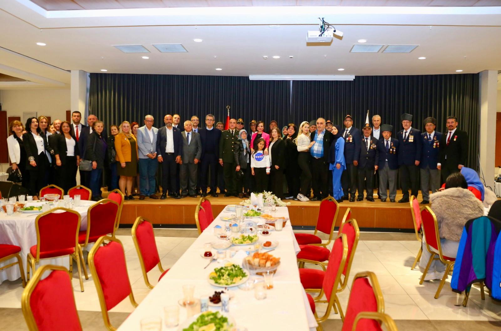 Karabağlar'da Şehit Aileleri Ve Gazilere Iftar (10)