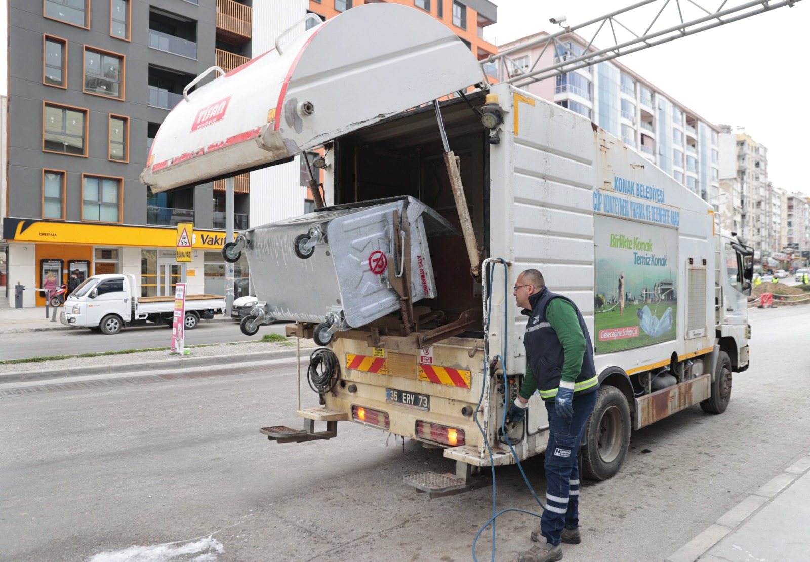 Konak’ta Sivrisinek Ve Haşereye Karşı Ortak Mücadele (4)