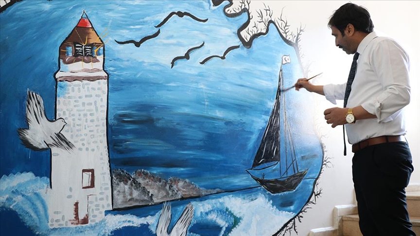 Okulu Adeta Sanat Galerisine Çevirdi