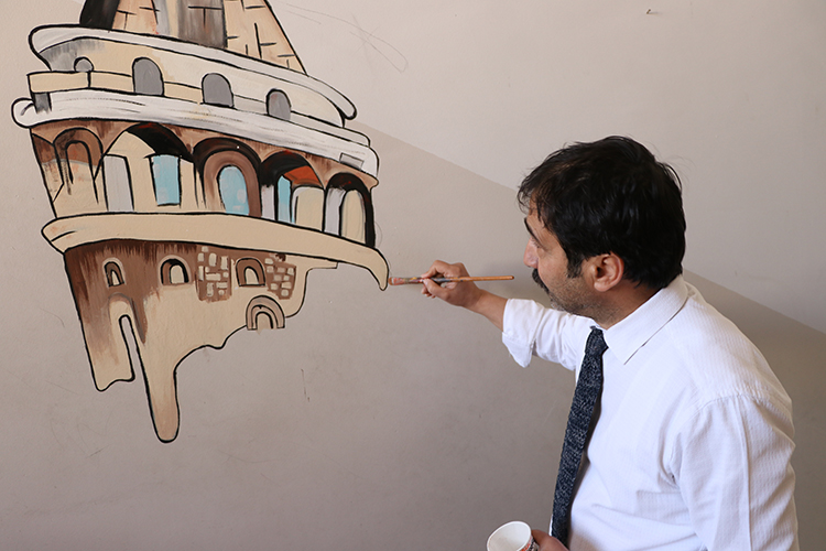 Okulu Adeta Sanat Galerisine Çevirdi3