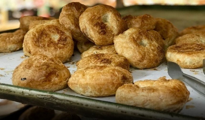 Sehrin Sokak Lezzetleriyle Tanisin Izmirin Gizli Yemek Duraklarini Ve Lezzetli Menulerini Kes