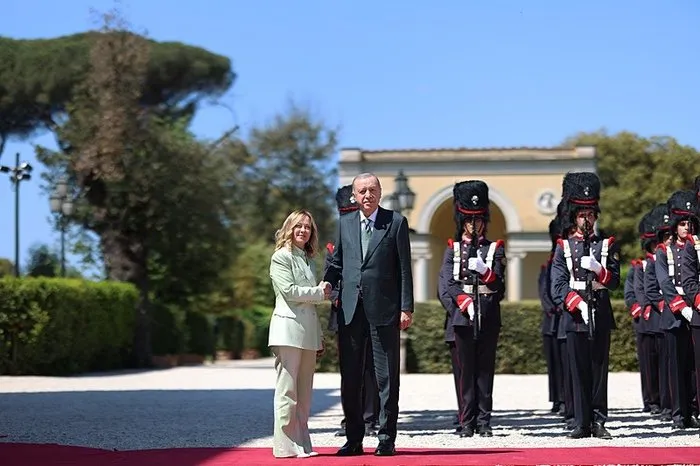 0X0 Meloni Tarafindan Resmi Torenle Karsilandi Baskan Erdogan Italyada 1745924181826