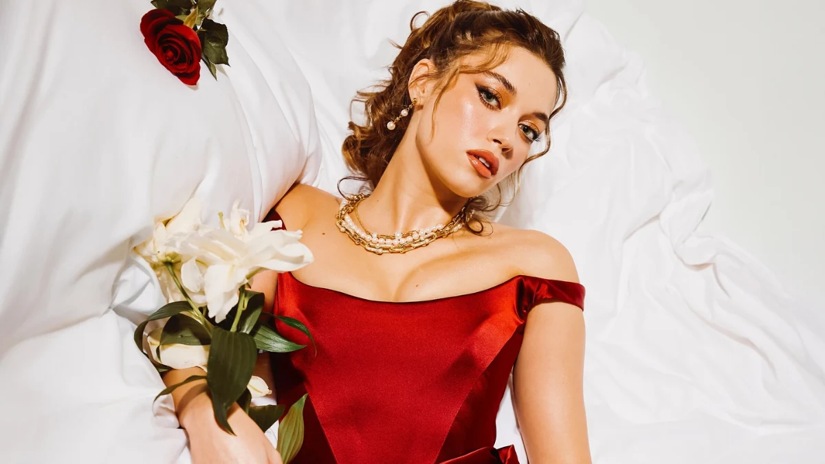 Afra Saraçoğlu (2)-1