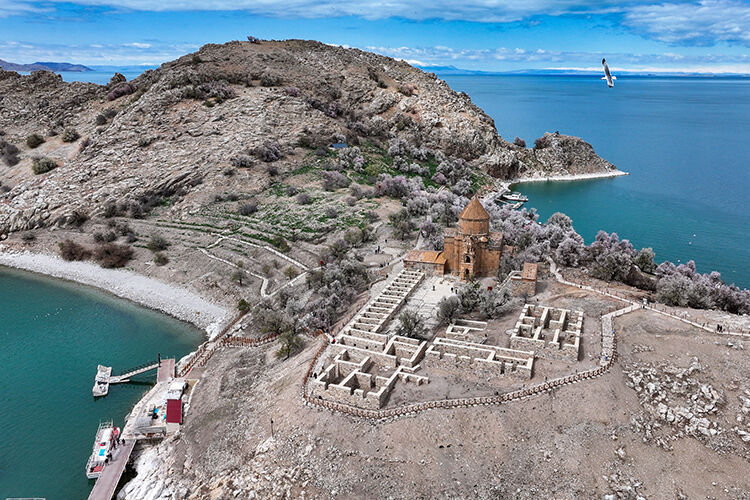 Akdamar Adası Badem Çiçeği Festivali2