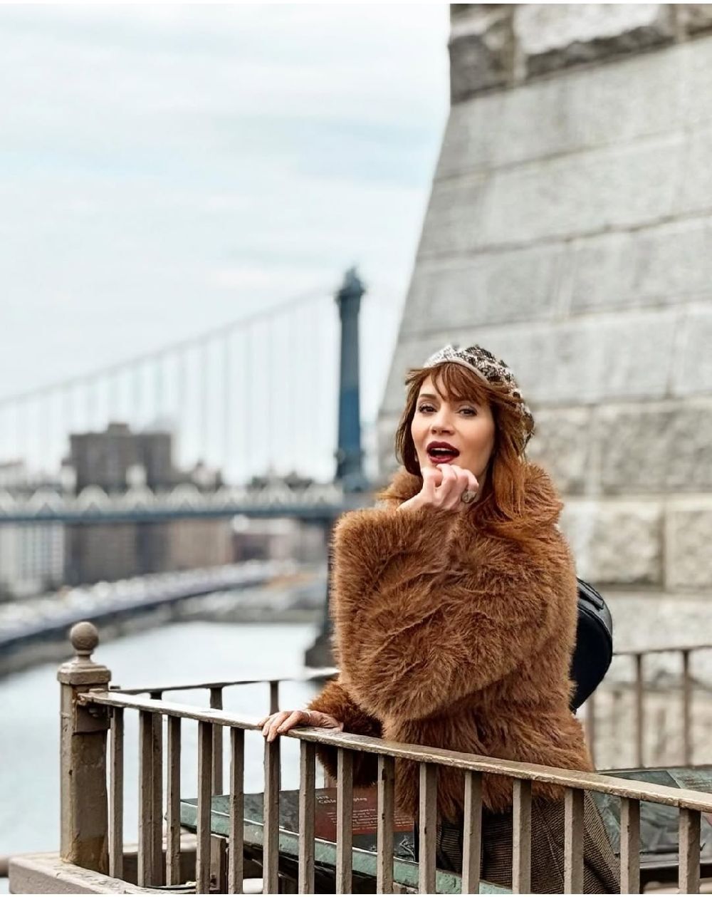 Ayca Varlier In Brooklyn Pozu S M S7 E