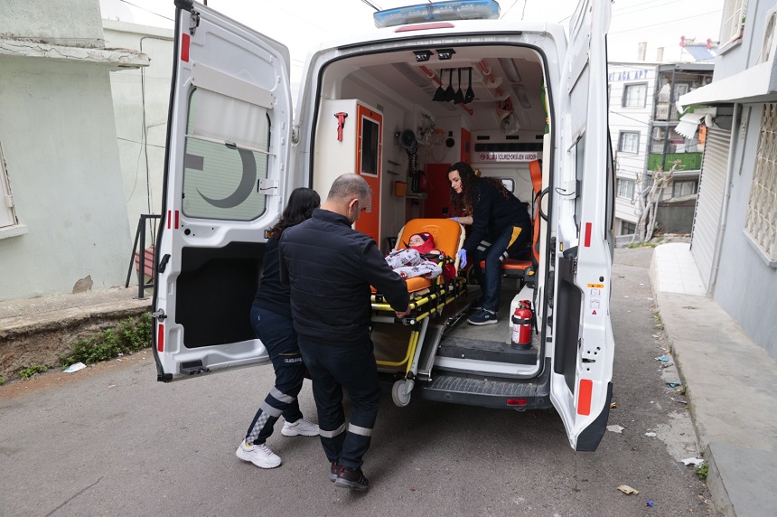 Hasta Nakil Ambulansı Konak Belediyesi (2)