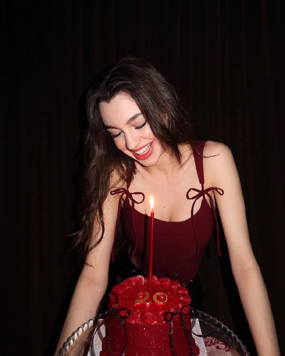 Su Burcu Yazgi Coskun Un Dogum Gunu Pozlari E8Djq