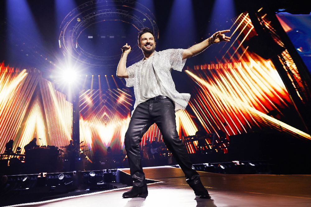 Tarkan Yeni Sarkilariyla Dusseldorf Taydi I Y Wyq