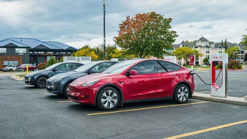 Tesla Model Y 321