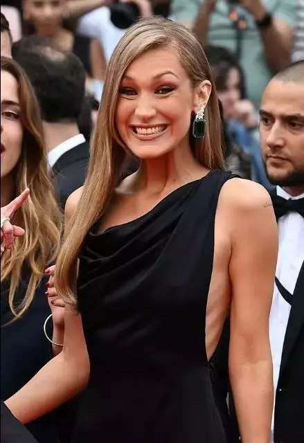 Bella Hadid Cannes Film Festivali Nde Yirtmaclik 18627885 3954 M