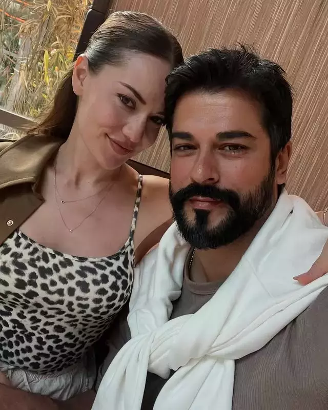 Burak Ozcivit Ve Fahriye Evcenden Aile Paylasimi