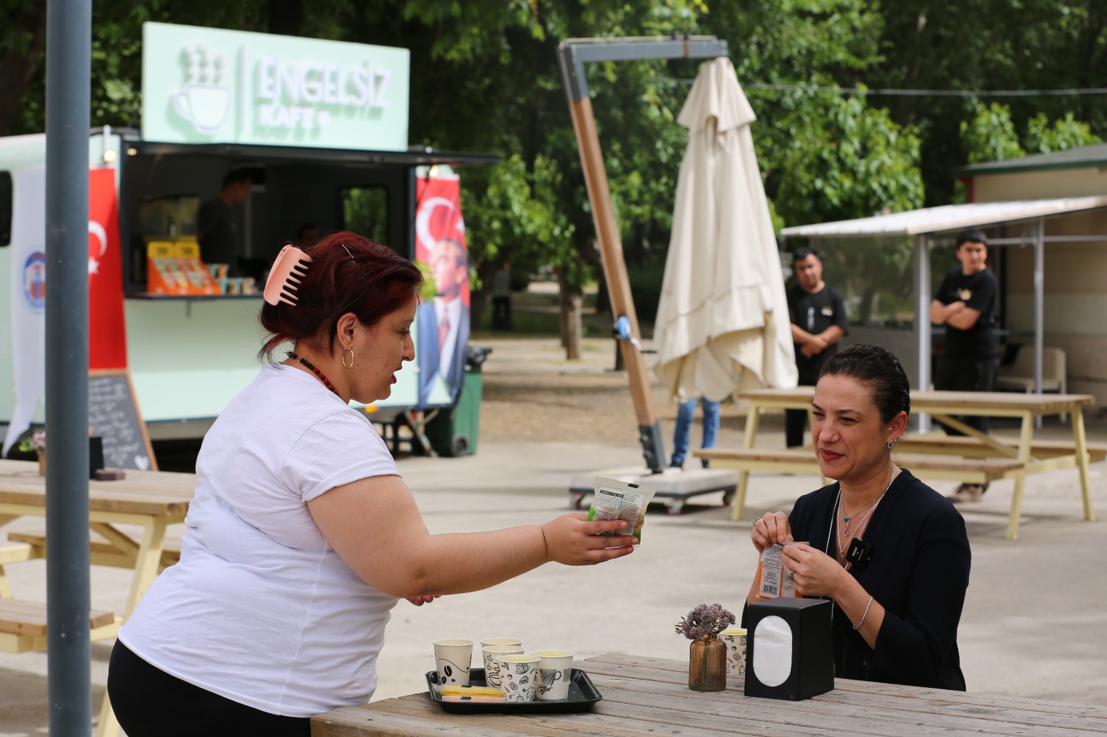 Engelsiz Kafe (1)