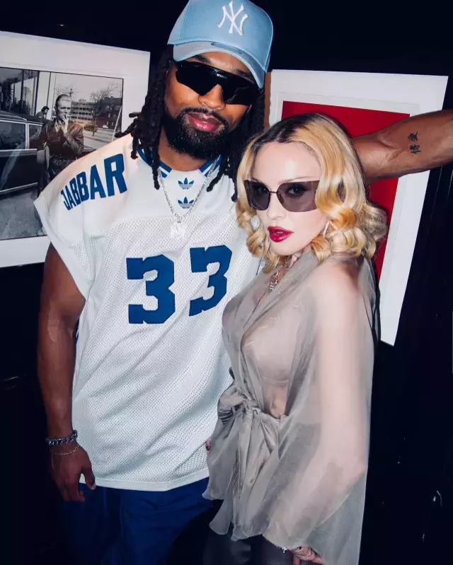 Madonna Sevgilisinin Dogum Gununde Cilginca 18591988 2083 M