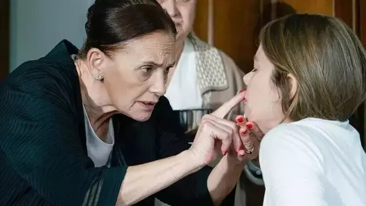 Nur Surer Den Camdaki Kiz Itirafi Yesilcam Bu Kadar Zorlamadi Sm Aji