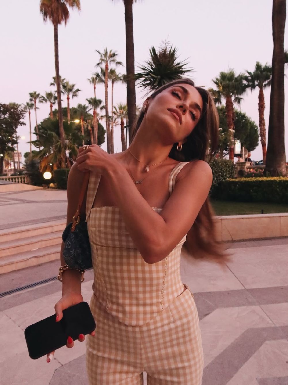 Hande Ercel In Cannes Pozlari A9Oz7