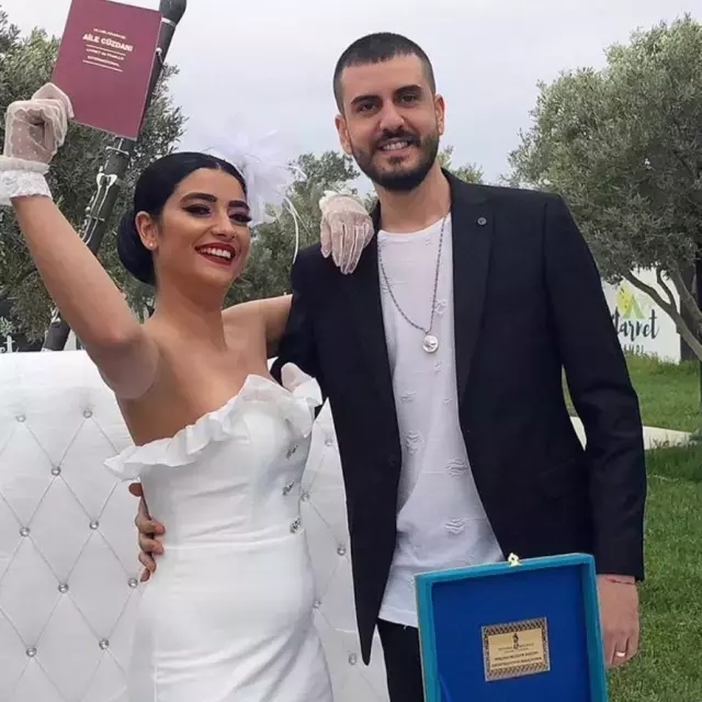 Hüsnü Şenlendirici 1