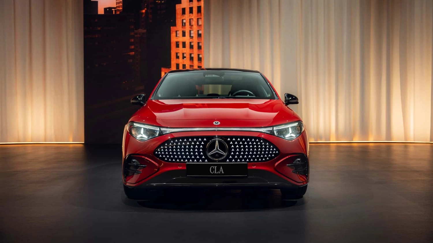 Yeni çağa geçişin sembolü olarak nitelendiriliyor! Mercedes’in elektrikli CLA modeli seri üretim bandında