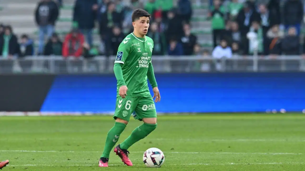 Benjamin Bouchouari1