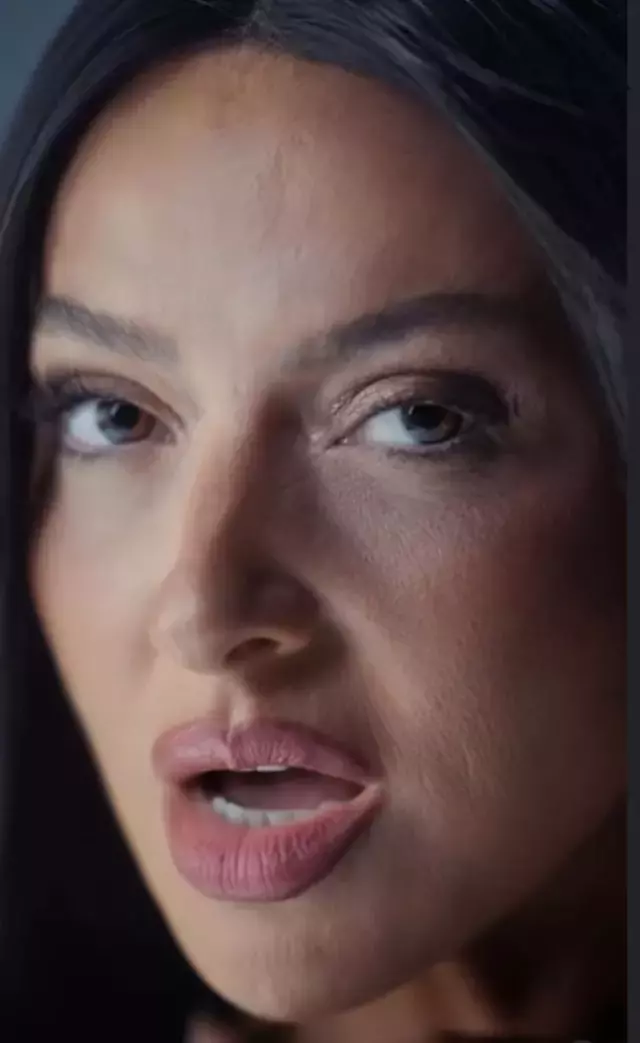 Kirisiklik Yorumlarina Sessiz Kalmayan Hadise Den 18855848 3116 M
