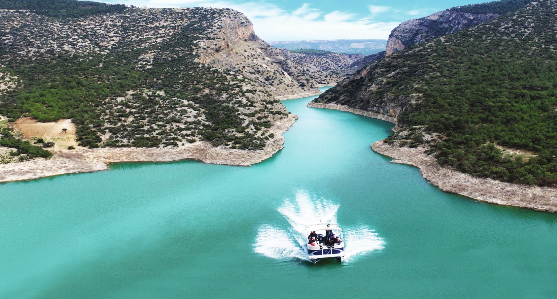 Ne Izmir Ne Afyon Ne De Manisa Uc Ilin Sinirinda Iki Vadinin Ortasinda Norvec Fiyortlarini An (1)