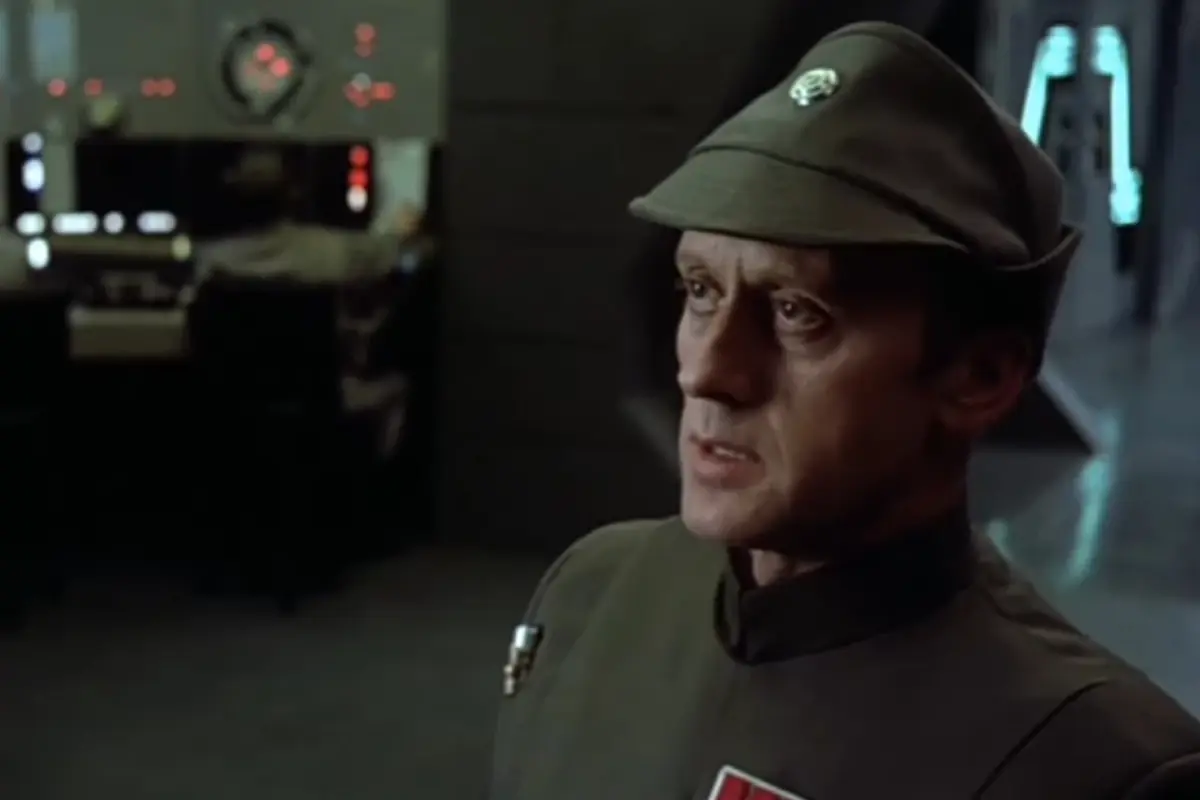 Star Warsun Unutulmaz Amirali Hayatini Kaybetti