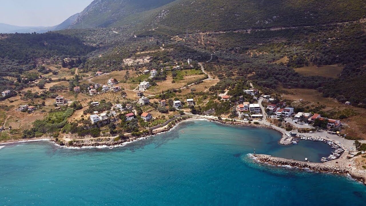 Eylül güneşini kaçırmayın! İzmir’in kıyıda saklanan kasabası: Birkaç adım sonra kendinizi denizde buluyorsunuz