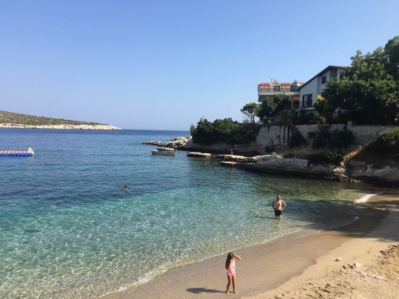 Ne Çeşme ne Foça! İzmir’de yaz henüz bitmedi: Yazın son denizi için herkes bu sakin kıyıyı konuşacak