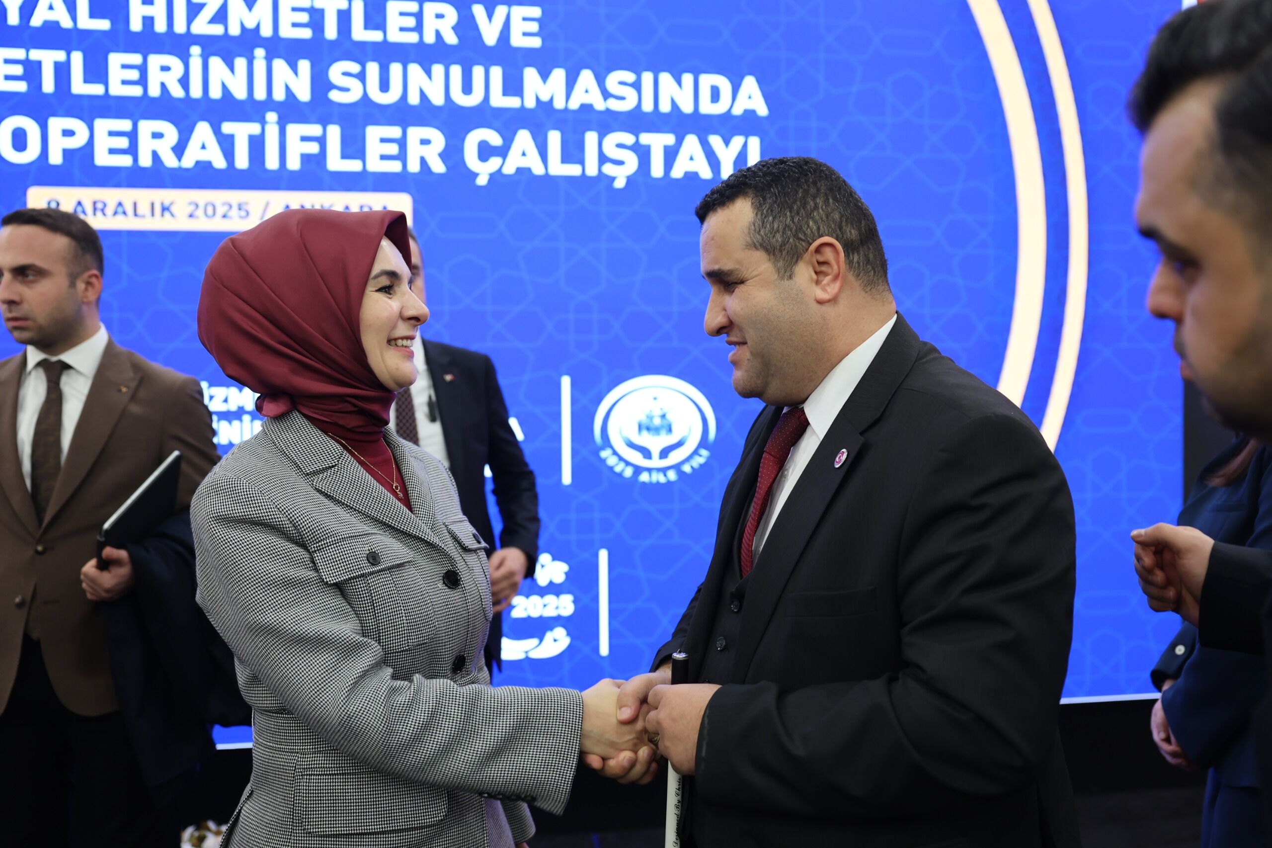 Aile Ve Sosyal Hizmetler Bakanı Mahinur Özdemir Göktaş (1)