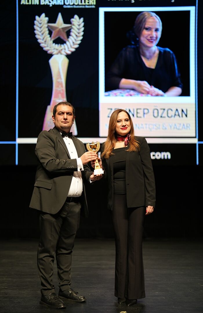 19 Zeynep Özcan