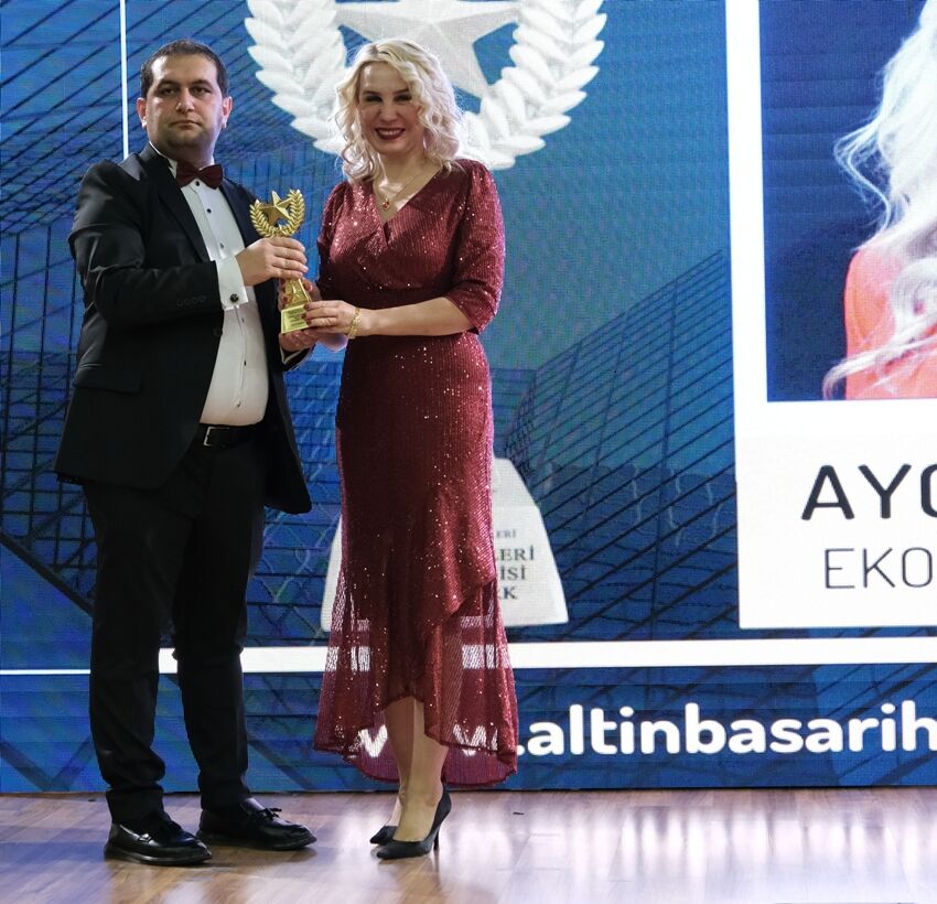 25 Ayça Karaca