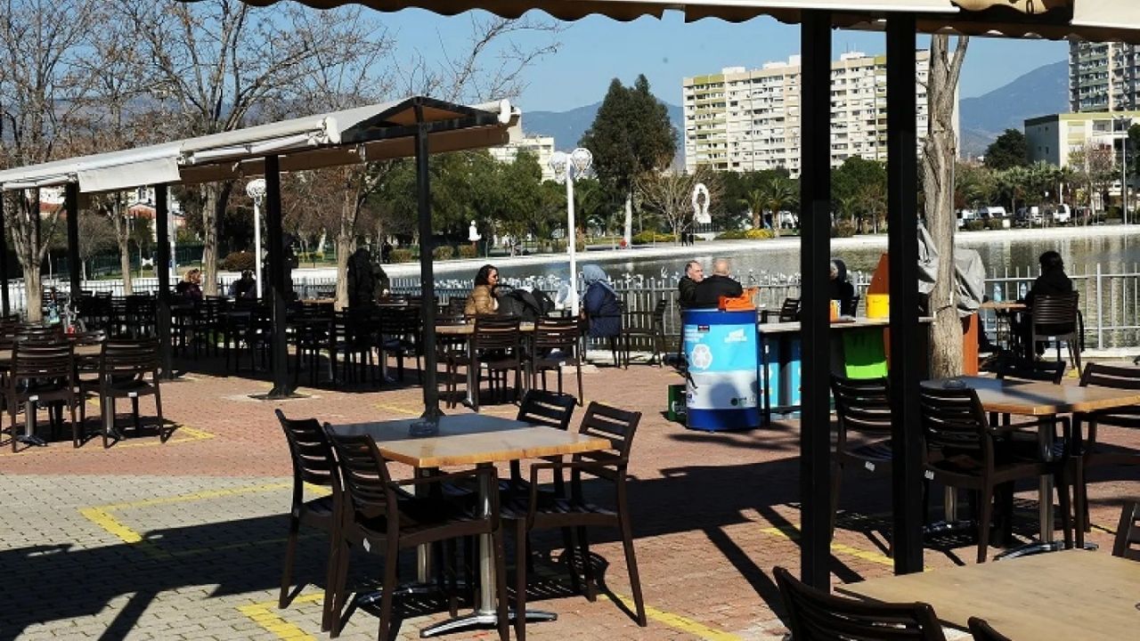 Gölet Kenarında Kafe Keyfi İzmir'de Çocuklu Ailelerin Yeni Favori Mekanı, Dört Mevsim Hizmet Veriyor (2)